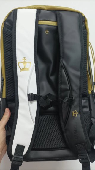 Mochila Black Crown Negra y Dorada