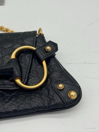 Bolso Gucci Negro con Cadena Dorada