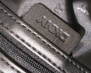 Bolso bandolera DKNY marrón
