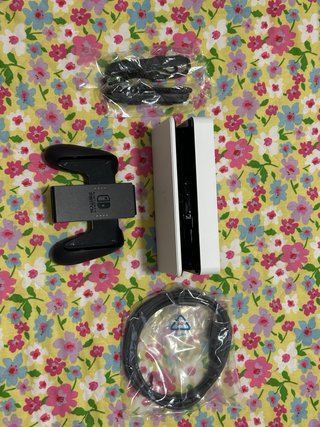 Nintendo Switch OLED Blanca + Juego