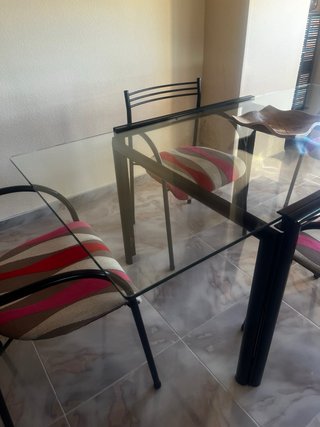 Mesa comedor extensible con 4 sillas