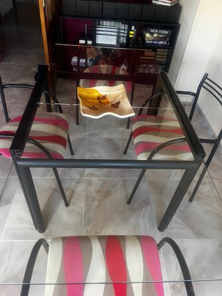 Mesa comedor extensible con 4 sillas