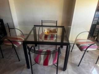 Mesa comedor extensible con 4 sillas