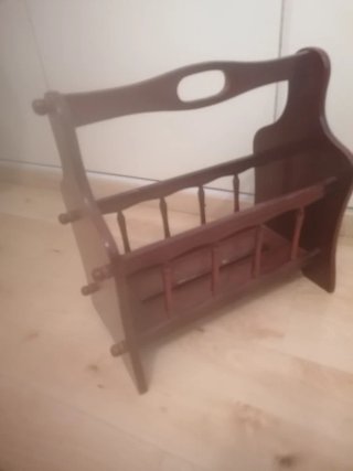 Revistero de madera vintage
