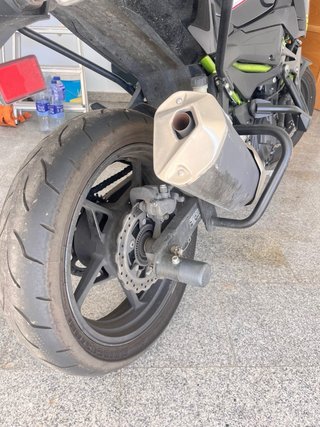 Kawasaki Z400 Negra y Verde