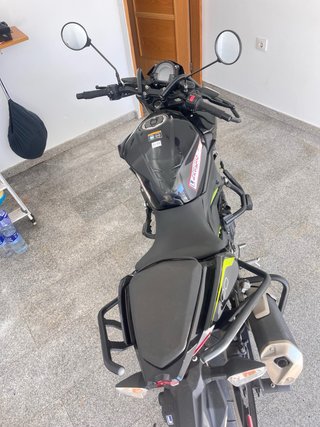 Kawasaki Z400 Negra y Verde