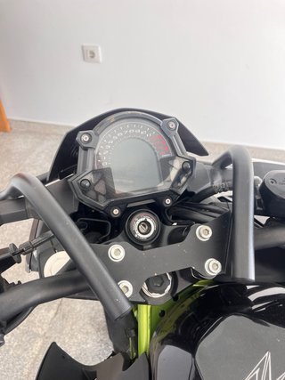 Kawasaki Z400 Negra y Verde