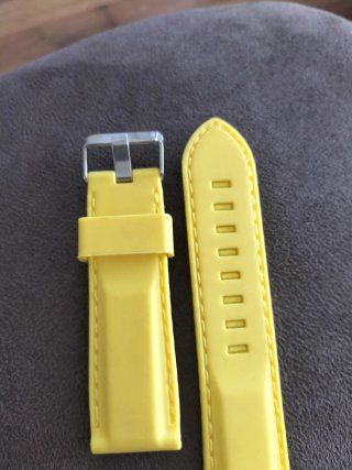 Correa de caucho para reloj - Amarilla nueva.