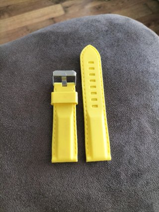 Correa de caucho para reloj - Amarilla nueva.