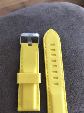 Correa de caucho para reloj - Amarilla nueva.