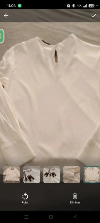 Blusa Mango cuello detalle Talla XS