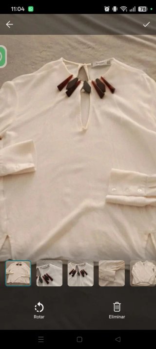 Blusa Mango cuello detalle Talla XS