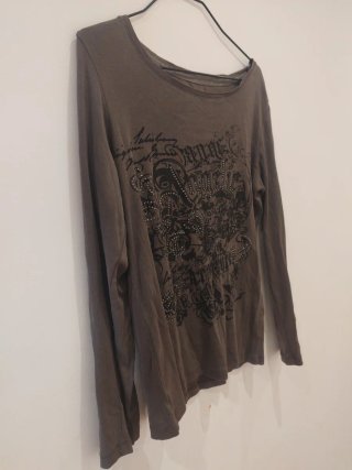 Camiseta manga larga marrón con estampado
