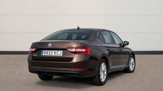 Skoda Superb 2.0 TDI 110KW DSG AMBITION 150 5P