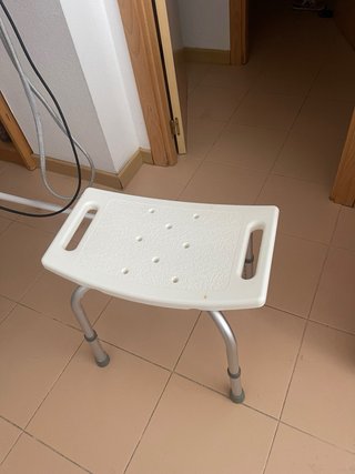 Banqueta de baño aluminio  se regular