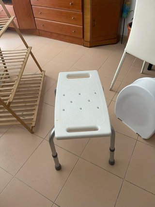 Banqueta de baño aluminio  se regular