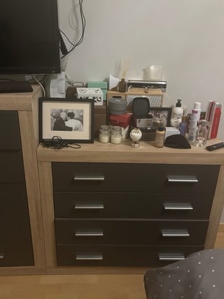 Conjunto dormitorio:cajoneras y cabecero