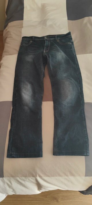 Pantalones vaqueros de moto grises y azules