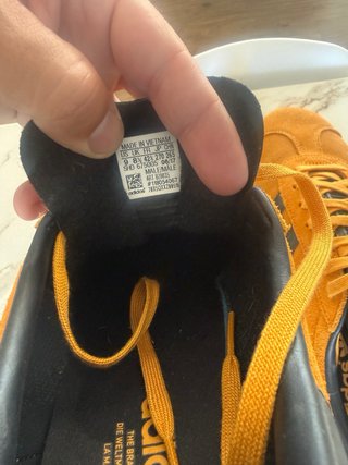 Zapatillas Adidas Naranja y Negro