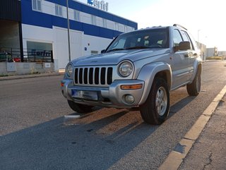 Jeep Cherokee KJ excelente estado