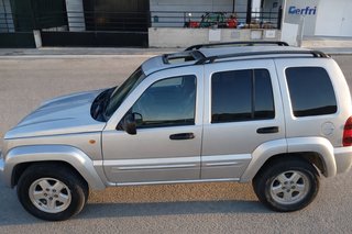 Jeep Cherokee KJ excelente estado