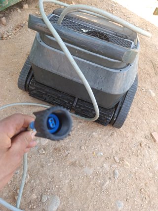 Limpiafondos piscina eléctrico