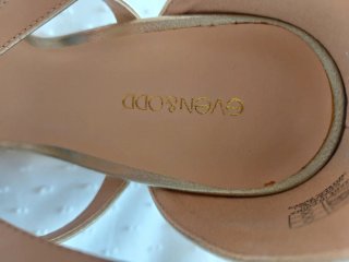 Sandalias doradas tacón bloque