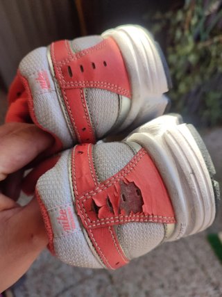 Scarpe Nike Dart 8 Rosse e Bianche