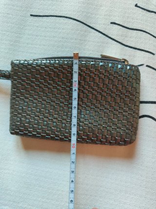 Cartera trenzada Plata con colgante