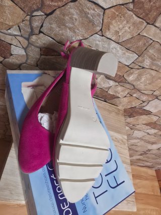 Zapatos de tacón Desireé fucsia Talla 36.