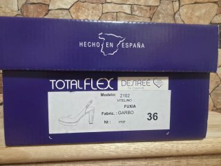 Zapatos de tacón Desireé fucsia Talla 36.
