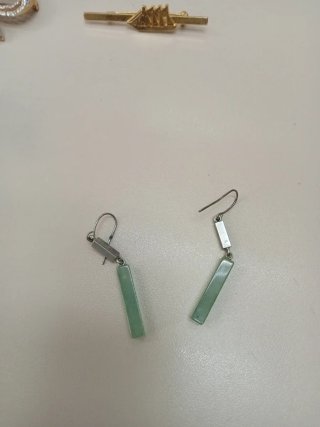 Pendientes de botón con piedra rosa y plata