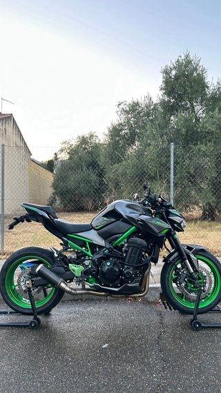 Kawasaki Z900 A2 2024 Negra/Verde