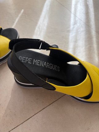 Cuñas Pepe Menargues Negro y Amarillo
