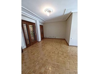 Piso en alquiler en Centro en Gijón