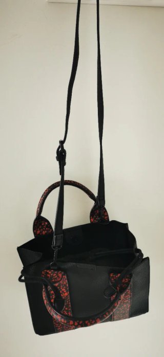 Bolso Negro y Rojo