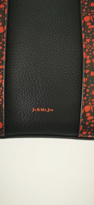 Bolso Negro y Rojo