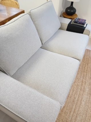 Sofá de 2 plazas tela beige/gris