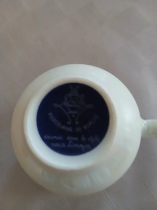 Pregiato servizio da caffè in porcellana