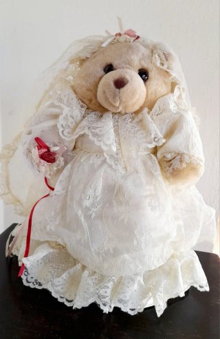 Osita de peluche vestida de novia