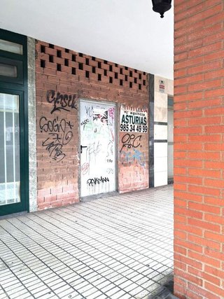 Local comercial en venta en El Polígono en Gijón