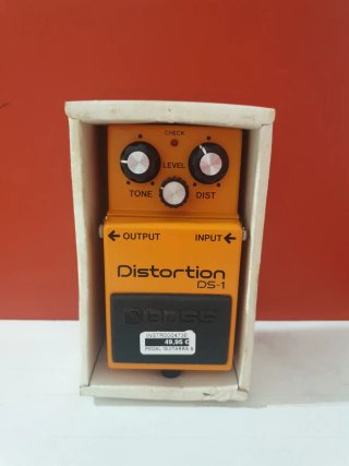 BOSS DS-1 Distortion Pedal (Caja Rota)