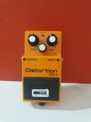 BOSS DS-1 Distortion Pedal (Caja Rota)