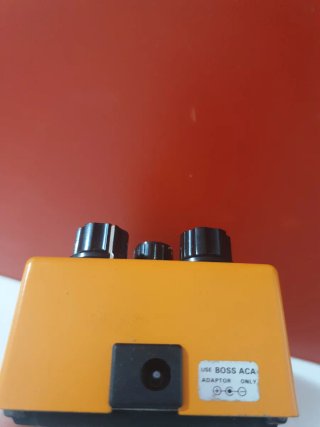 BOSS DS-1 Distortion Pedal (Caja Rota)