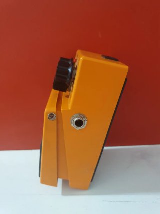 BOSS DS-1 Distortion Pedal (Caja Rota)