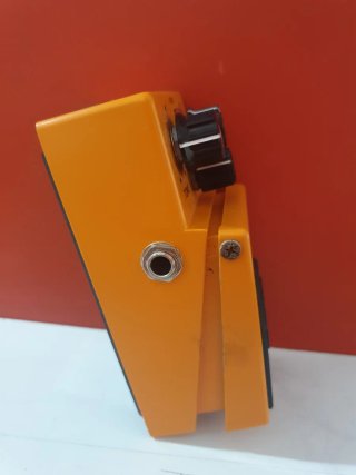BOSS DS-1 Distortion Pedal (Caja Rota)