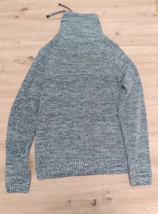 Jersey gris cuello alto