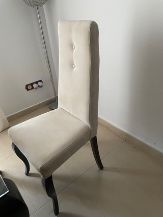 Silla tapizada  beige 25€ unidad