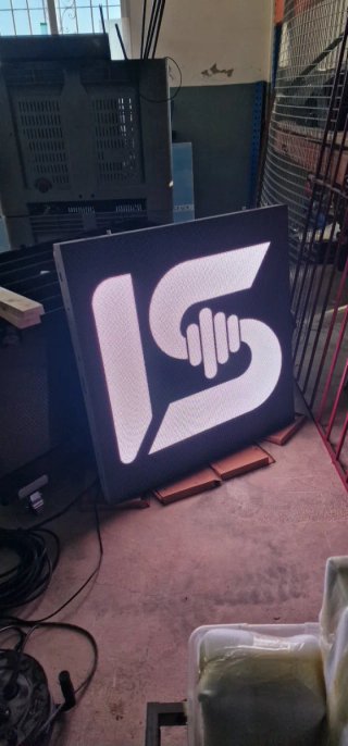 Pantalla LED P4 Curva 6000 Nits