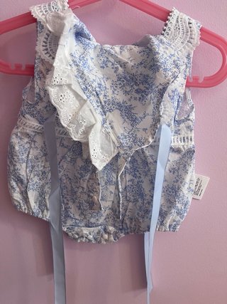 Vestido y gorrito bebé nuevo